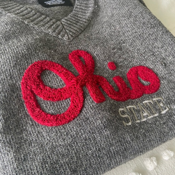 Ohio State Buckeyes Women’s Script Grey Sweater - Picture 6 of 8